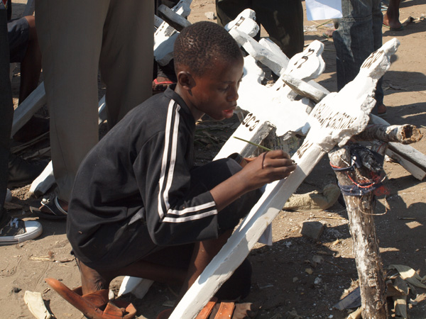 Certains préfèrent mourir que de laisser leurs morts sans sépulture